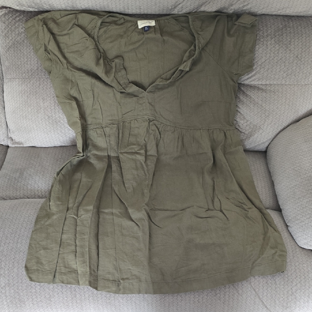 Universal Thread Forest Green Top